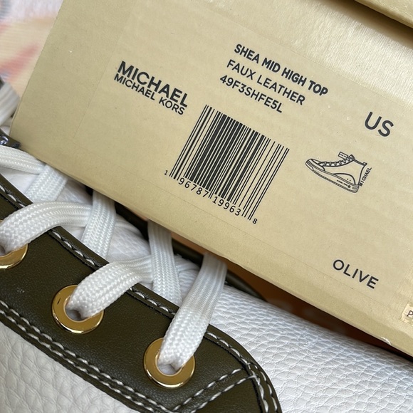 MICHAEL KORS SHEA MID HIGH TOP
FAUX LEATHER
49F3SHFESL
OLIVE
New - Picture 16 of 16